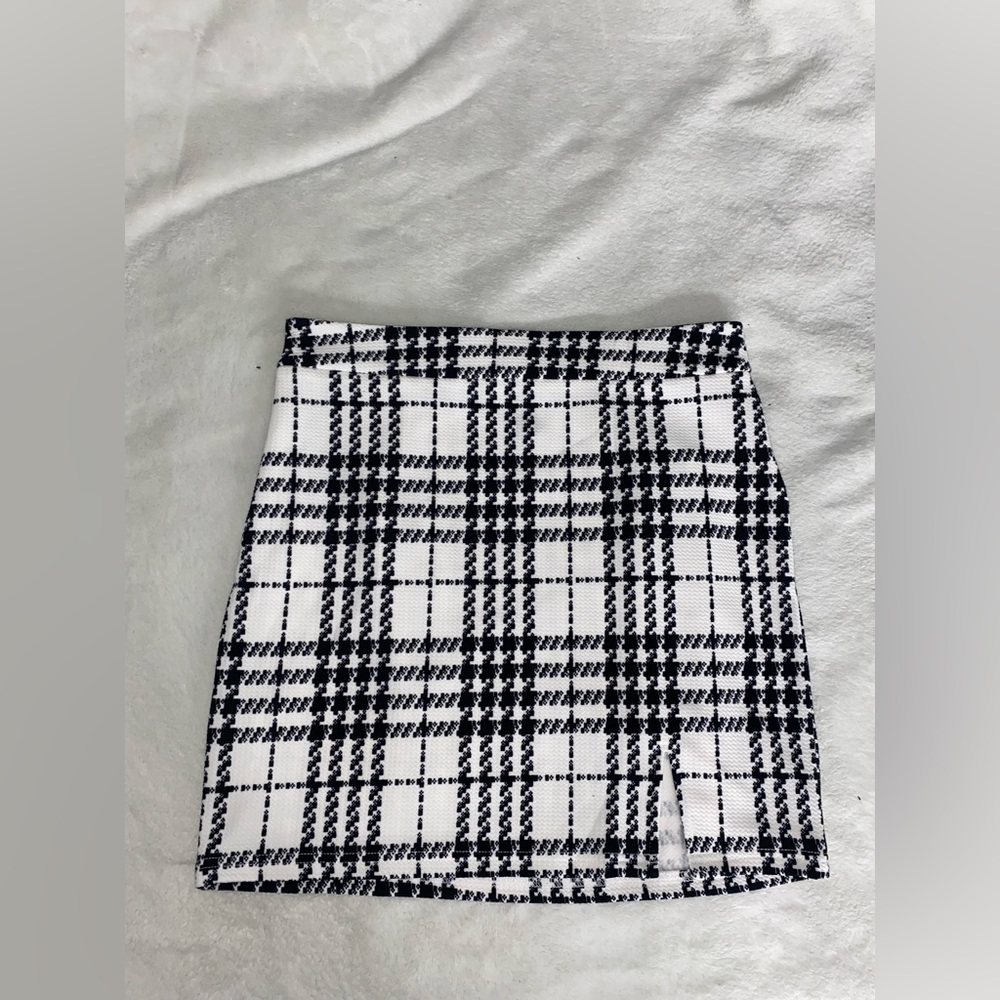 Shein Black and white plaid skirt